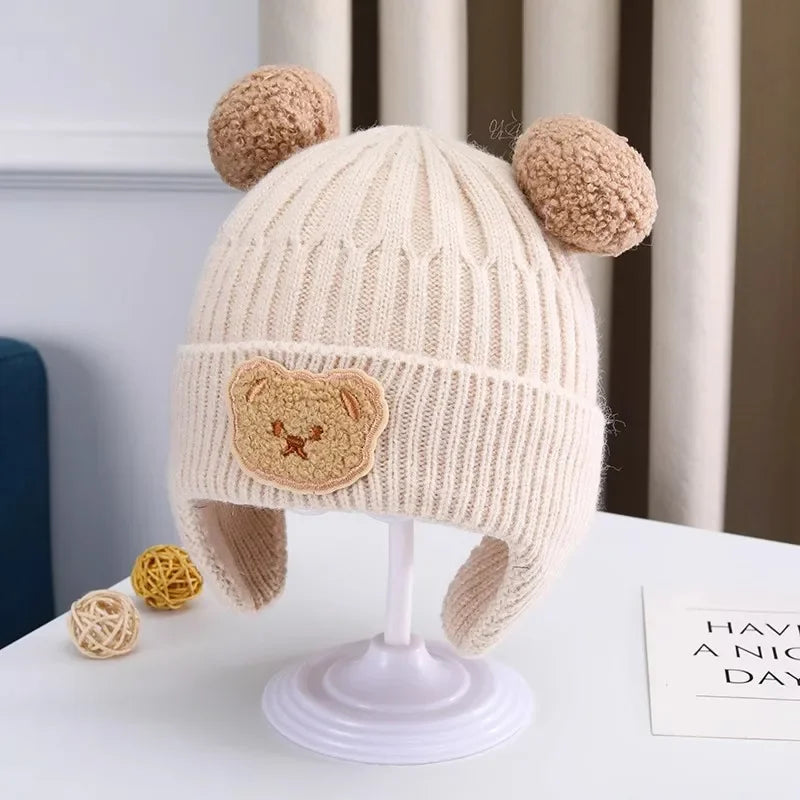 Bonnet bébé en laine avec oreilles d’ours