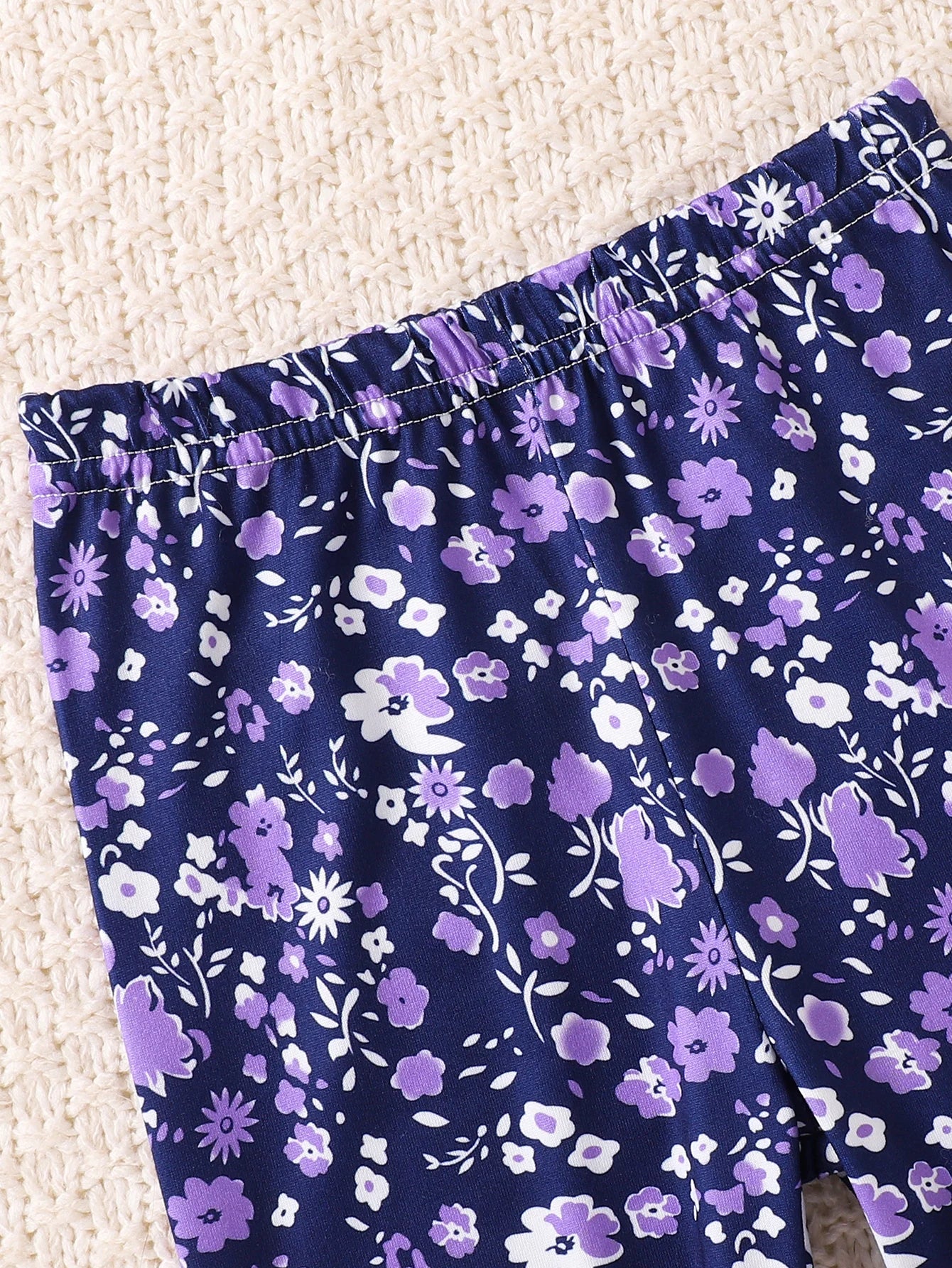 Ensemble bébé fleuri manches évasées violet clair