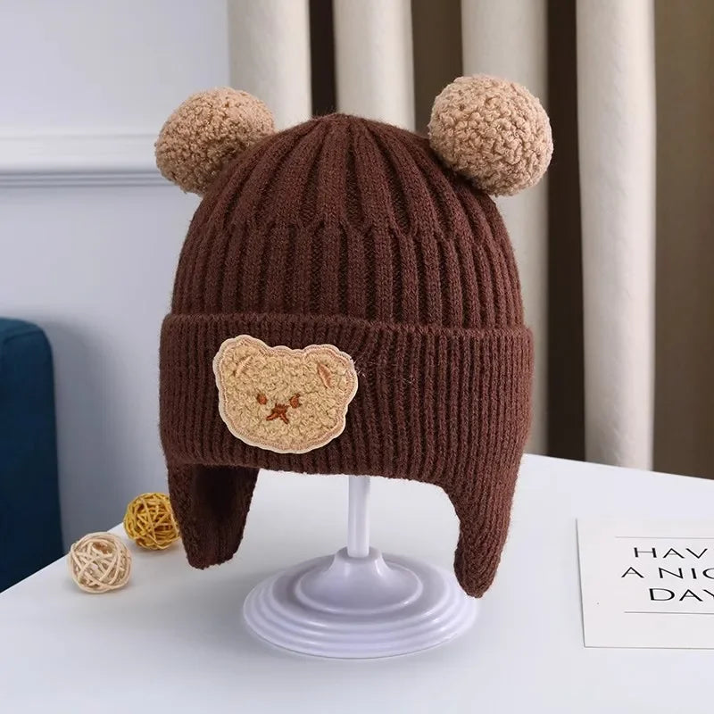 Bonnet bébé en laine avec oreilles d’ours