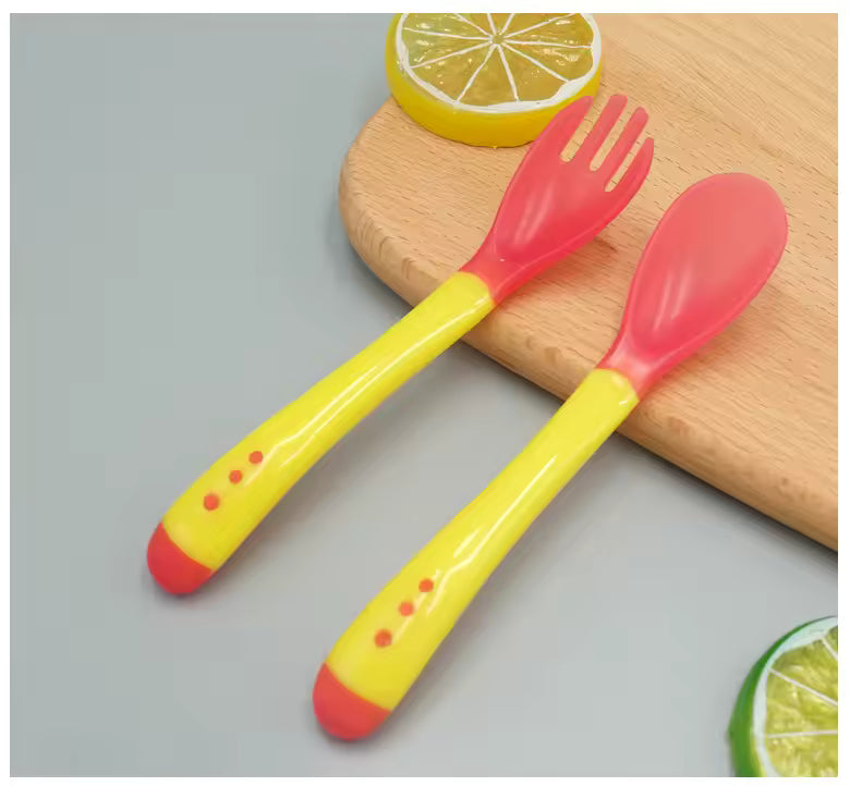 Cuillère et fourchette bébé thermosensibles